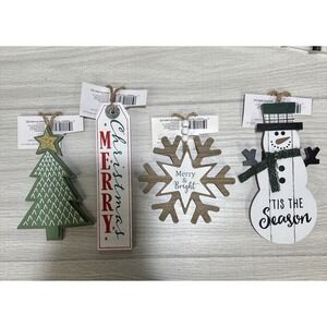 HOLIDAY STYLE (Set of 4) Wooden Christmas Ornaments *See Description* V4